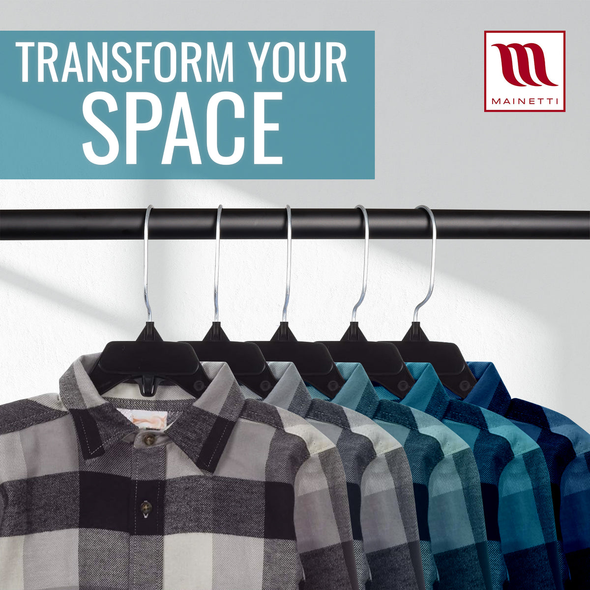 Cintres noirs en plastique de 19 po pour chemises, hauts et robes avec crochet métallique et encoches (Mainetti 479)