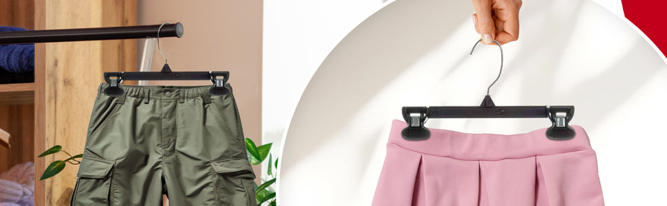 Perchas Mainetti 6010 de plástico negro de 10" para pantalones, faldas y pantalones holgados, con gancho metálico giratorio y pinzas antideslizantes de plástico resistente.