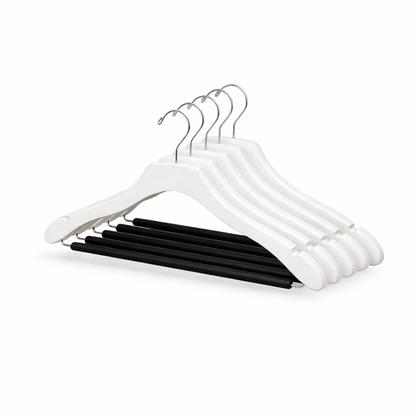 Percha para traje de 17" de madera ondulada con barra flocada