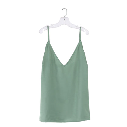 Cintres pour hauts de chemise de 12 po avec crochet pivotant en métal à 360° et encoches pour bretelles en plastique transparent (Mainetti 5075)